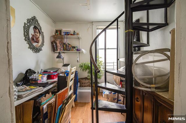 390 Lafayette Street, Newark, NJ 07105