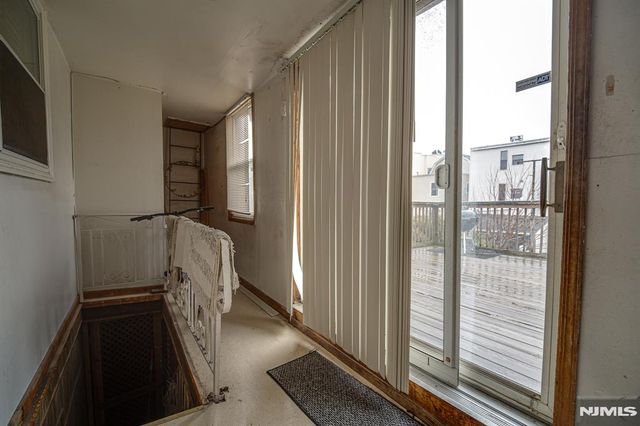 390 Lafayette Street, Newark, NJ 07105