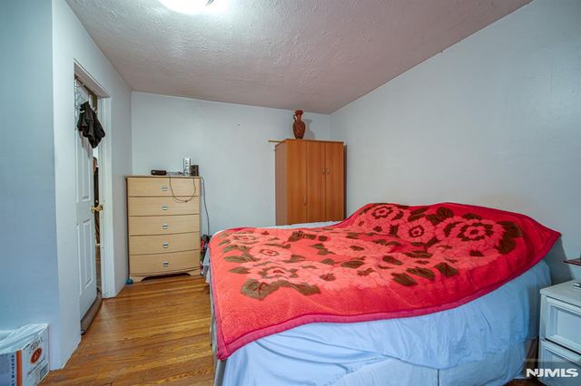 390 Lafayette Street, Newark, NJ 07105