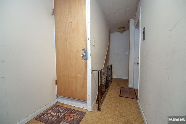 390 Lafayette Street, Newark, NJ 07105