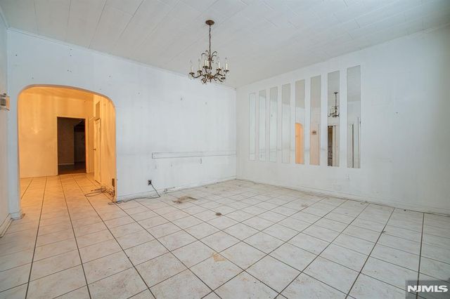 390 Lafayette Street, Newark, NJ 07105