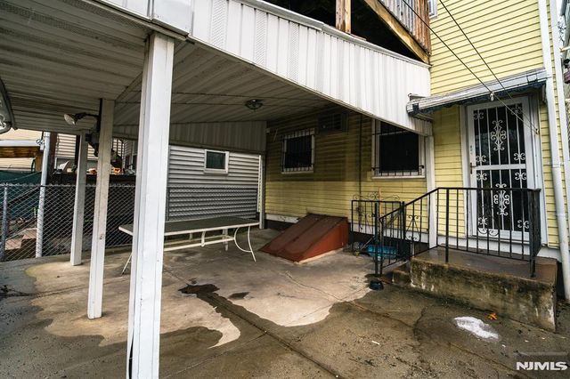 390 Lafayette Street, Newark, NJ 07105