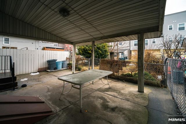 390 Lafayette Street, Newark, NJ 07105