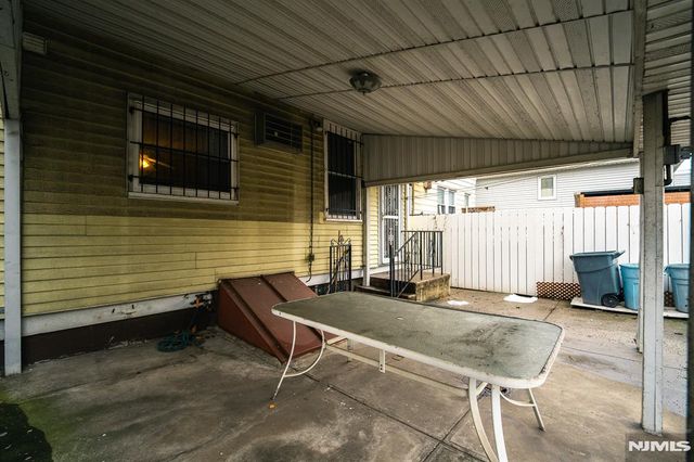 390 Lafayette Street, Newark, NJ 07105