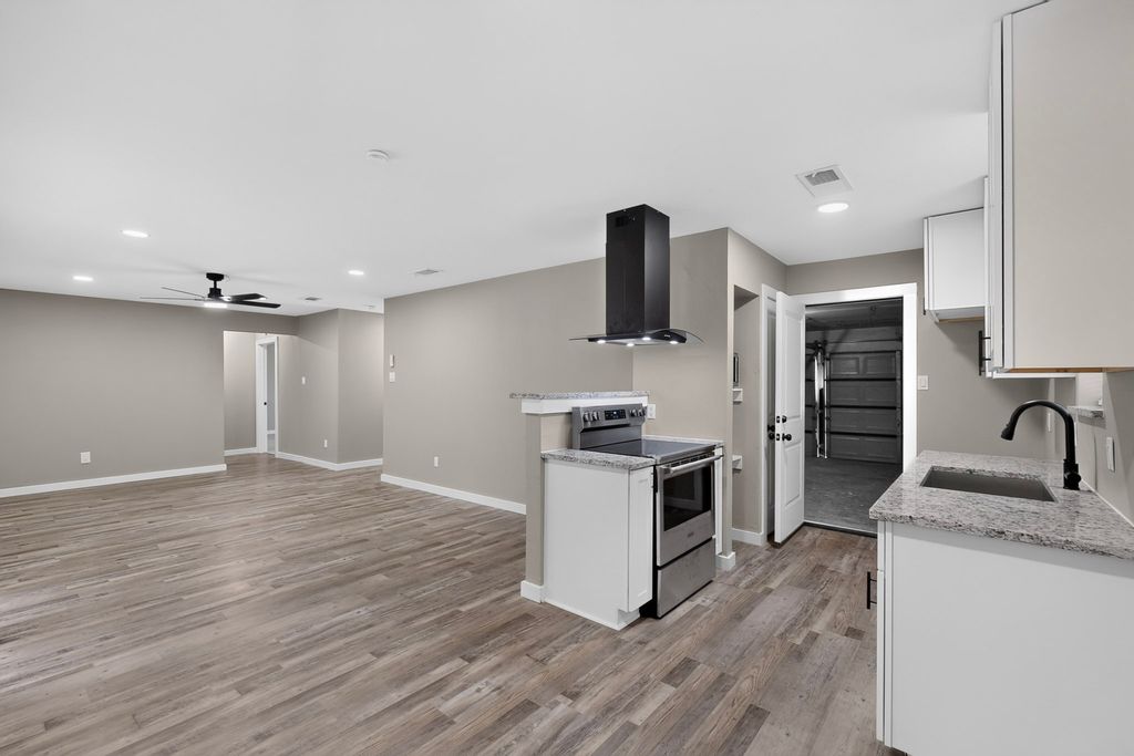 926 SE 3rd Street, Grand Prairie, TX 75051 — photo 4