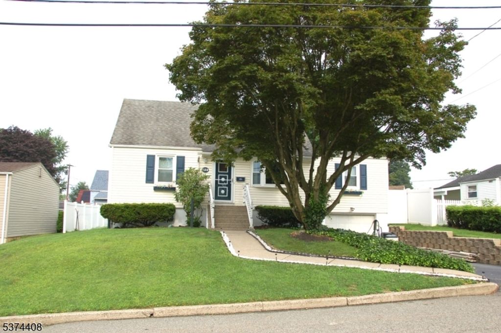 139 Elmhurst Dr, Phillipsburg Town, NJ 08865