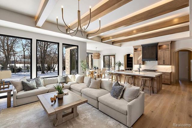 1597 Vista Drive, Oakland, MI 48363