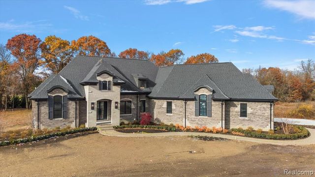 1597 Vista Drive, Oakland, MI 48363