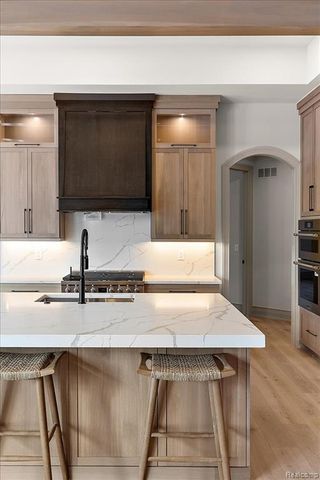 1597 Vista Drive, Oakland, MI 48363