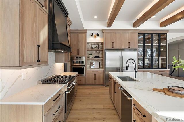 1597 Vista Drive, Oakland, MI 48363