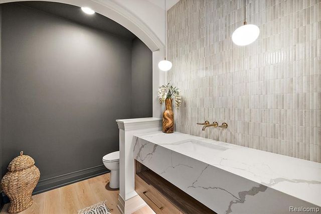 1597 Vista Drive, Oakland, MI 48363