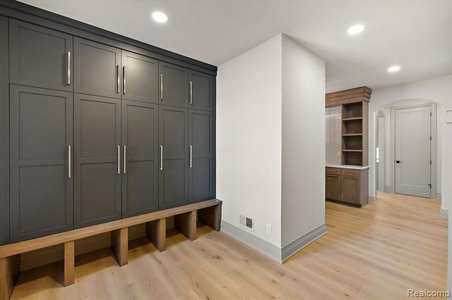 1597 Vista Drive, Oakland, MI 48363