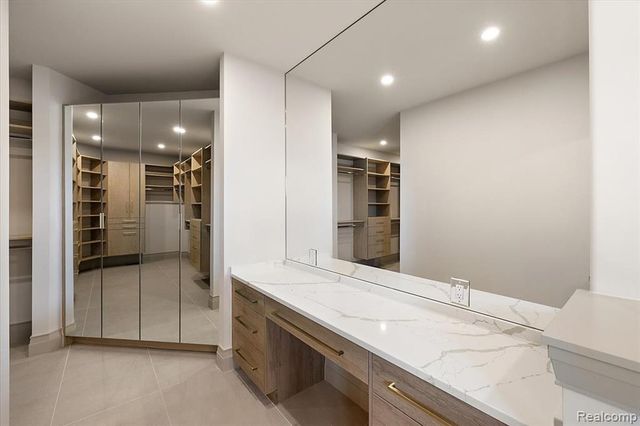 1597 Vista Drive, Oakland, MI 48363