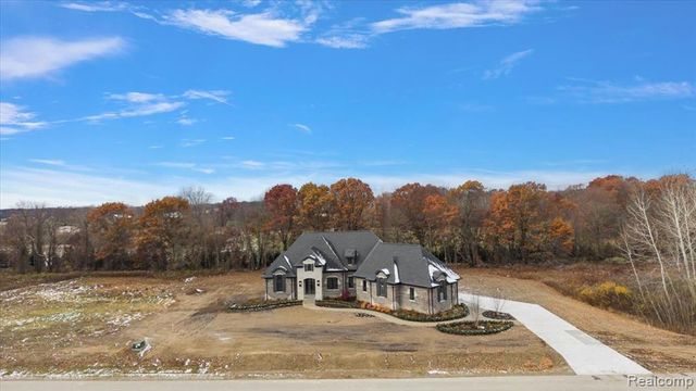 1597 Vista Drive, Oakland, MI 48363