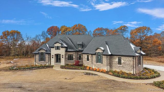 1597 Vista Drive, Oakland, MI 48363