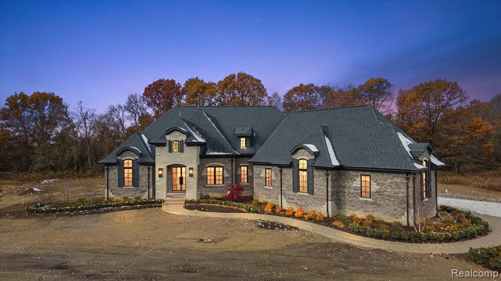 1597 Vista Drive, Oakland, MI 48363