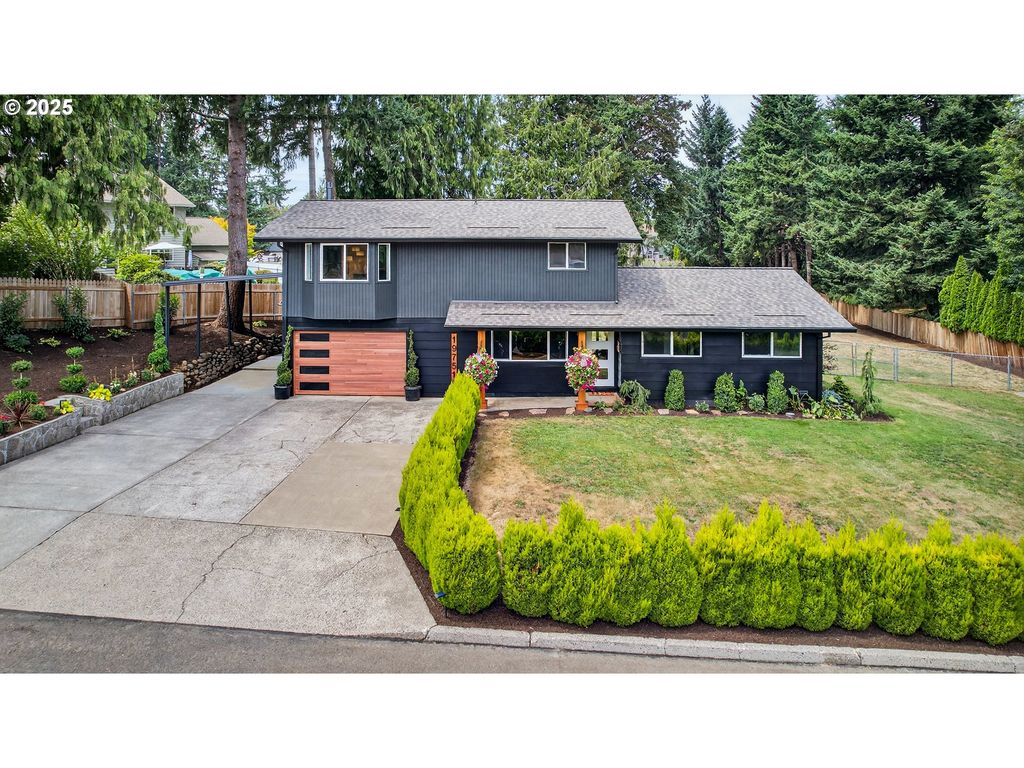 19751 FALCON Dr, Oregon City, OR 97045