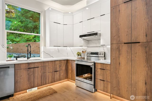 13 Clematis Lane, Bellingham, WA 98229