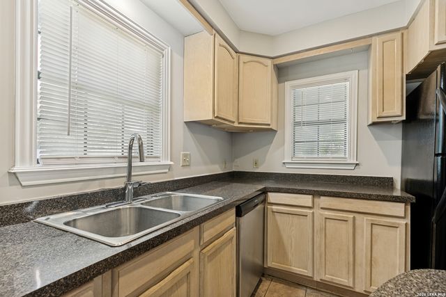 118 New Haven Dr, San Antonio, TX 78209