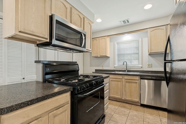 118 New Haven Dr, San Antonio, TX 78209
