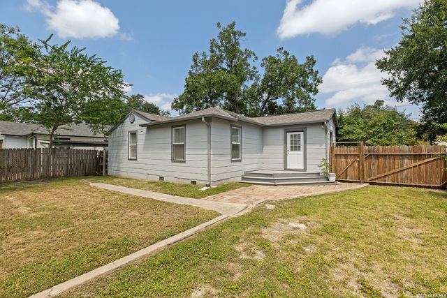 118 New Haven Dr, San Antonio, TX 78209