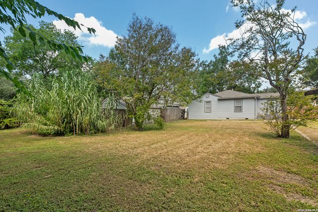 118 New Haven Dr, San Antonio, TX 78209