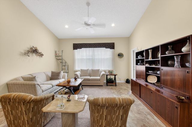 6248 Petunia Road, Delray Beach, FL 33484