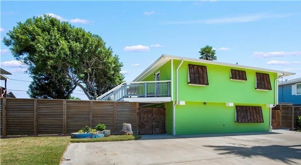 1403 Whispering Sands St, Port Aransas, TX 78373 — exterior