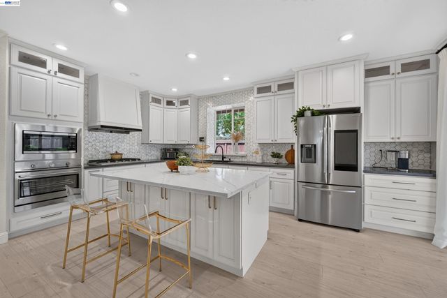 2758 Sea Horse Ct, Hayward, CA 94545