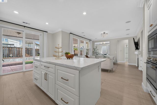 2758 Sea Horse Ct, Hayward, CA 94545