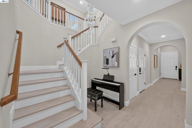 2758 Sea Horse Ct, Hayward, CA 94545