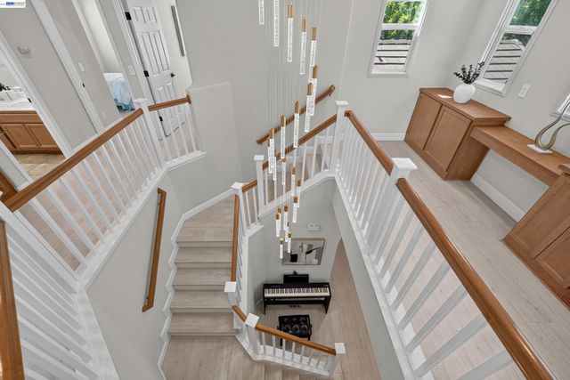 2758 Sea Horse Ct, Hayward, CA 94545