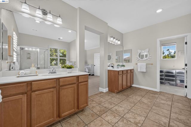 2758 Sea Horse Ct, Hayward, CA 94545