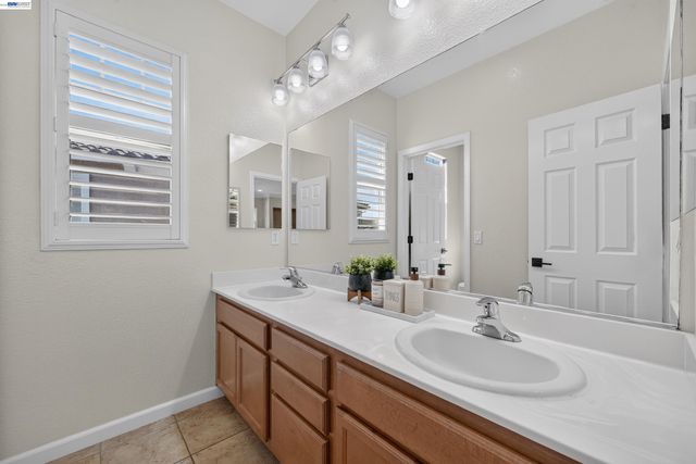 2758 Sea Horse Ct, Hayward, CA 94545