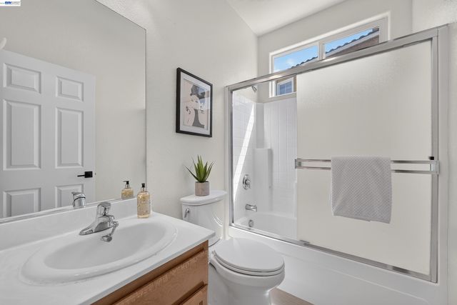 2758 Sea Horse Ct, Hayward, CA 94545