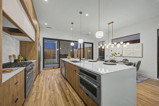 5811 Hudson Street, Dallas, TX 75206
