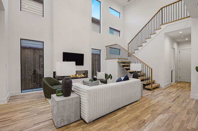 5811 Hudson Street, Dallas, TX 75206
