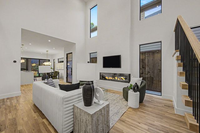 5811 Hudson Street, Dallas, TX 75206