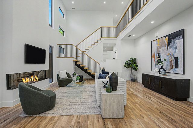 5811 Hudson Street, Dallas, TX 75206