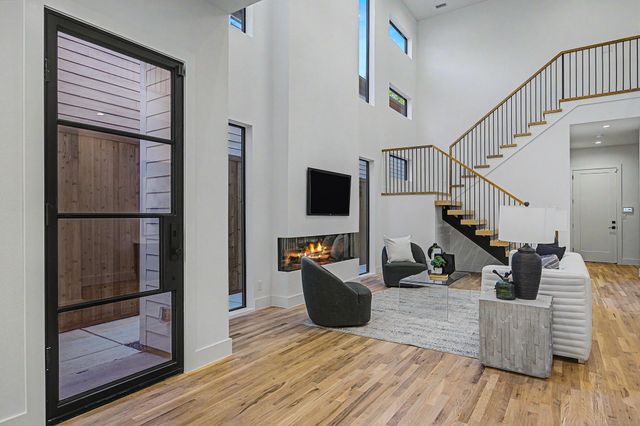 5811 Hudson Street, Dallas, TX 75206
