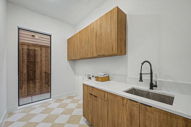 5811 Hudson Street, Dallas, TX 75206