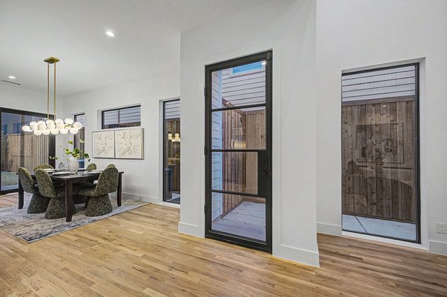 5811 Hudson Street, Dallas, TX 75206