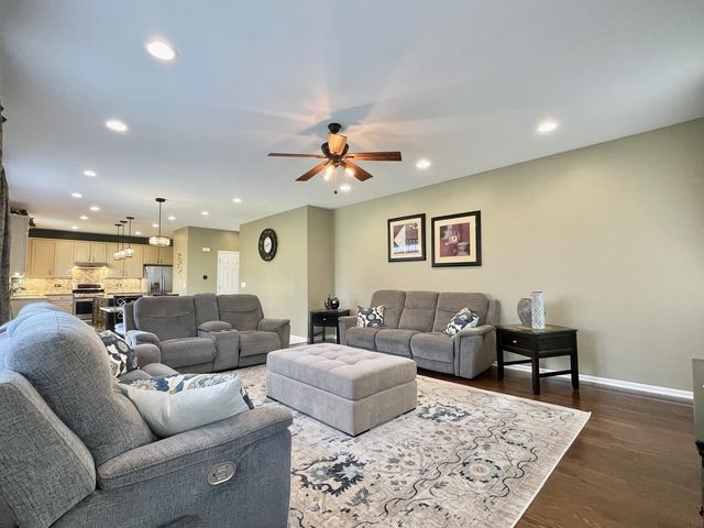 1055 Christine Lane, Antioch, IL 60002