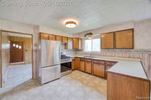 3518 N Shimmons Circle, Auburn Hills, MI 48326