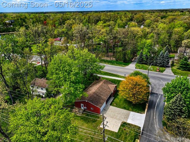 3518 N Shimmons Circle, Auburn Hills, MI 48326