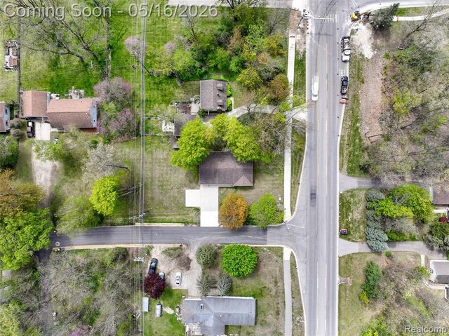 3518 N Shimmons Circle, Auburn Hills, MI 48326