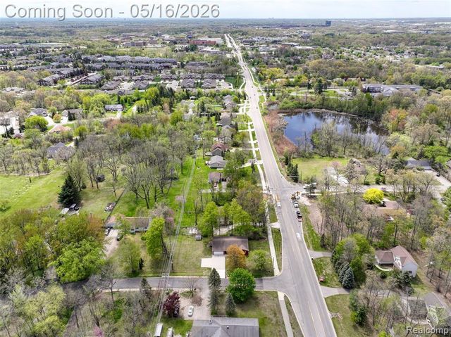 3518 N Shimmons Circle, Auburn Hills, MI 48326