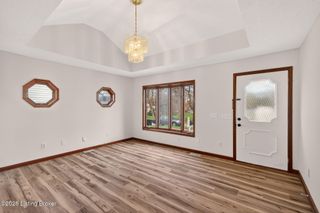 102 W Florence Ave, Louisville, KY 40214