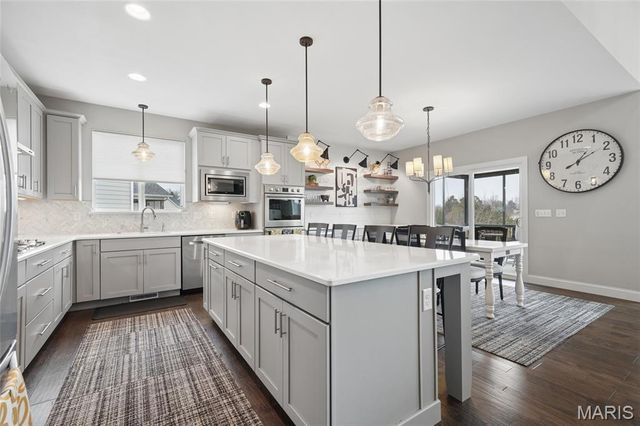 16900 Red Dragon Place, Wildwood, MO 63011