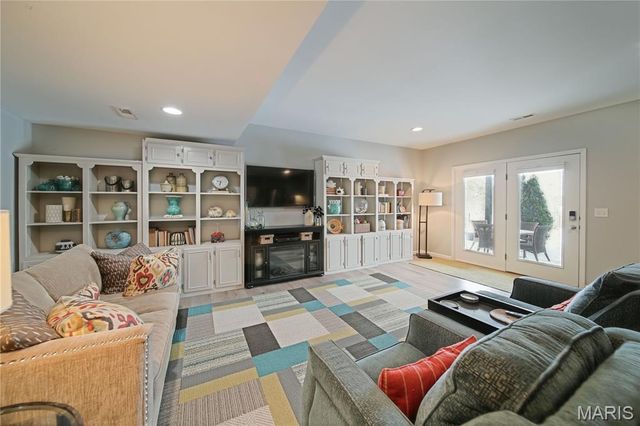 16900 Red Dragon Place, Wildwood, MO 63011